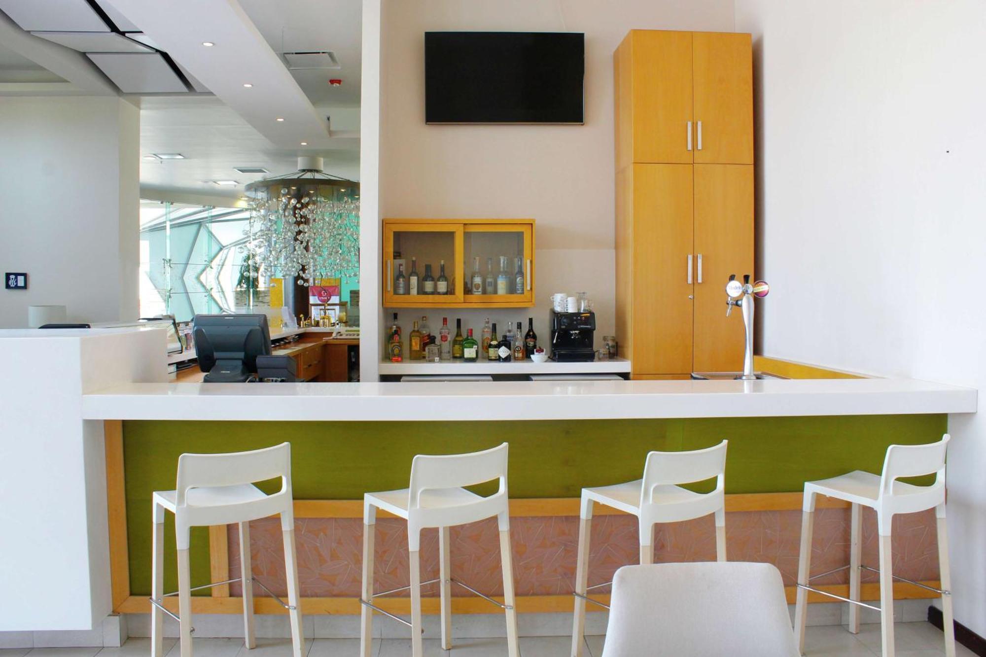 Hampton Inn & Suites By Hilton Aguascalientes Aeropuerto Exterior foto